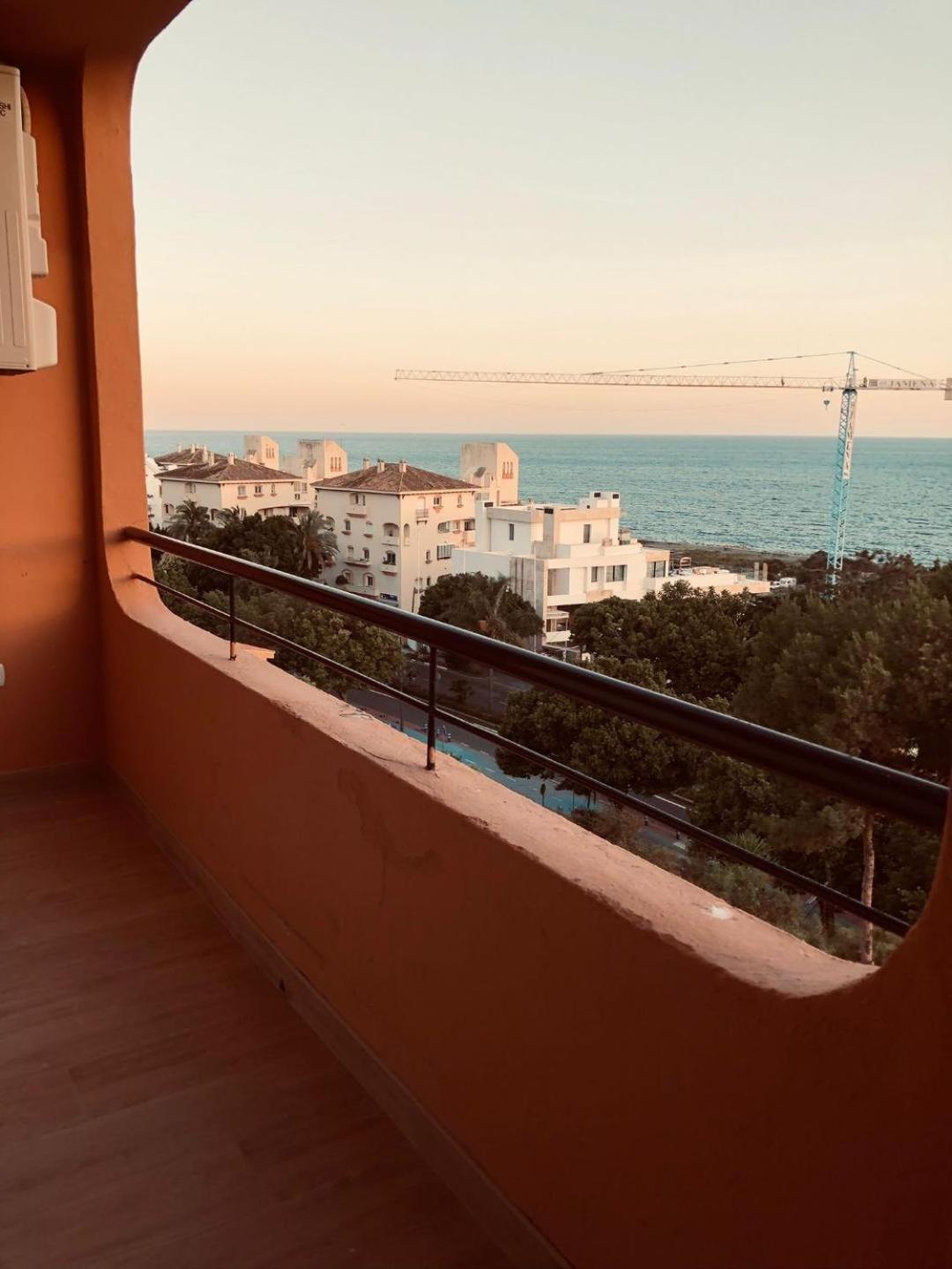Apartamento Playa Del Cristo Estepona Exterior foto